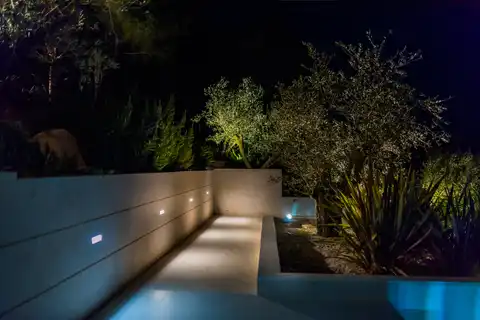 Brač, Milna - Villa moderna in prima fila sul mare, 264 m2