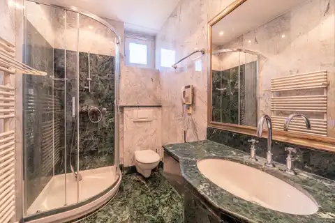 Zagreb, Šestine - Jedinstvena kuća s bazenom i velikim vrtom