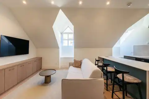 Stan 48 m² za najam — prvi najam, Centar