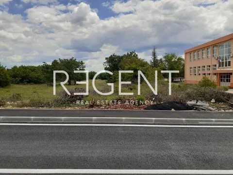 Šibenik, Unešić - stavební pozemek s projektem, 13459m2