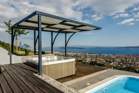 Vila 232 m², Kaštel Stari — 4SS, grijani bazen, pogled na more