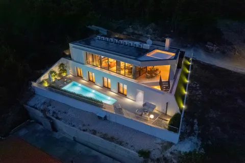 Split, Klis – Moderna vila s bazenom, saunom i kućnim kinom