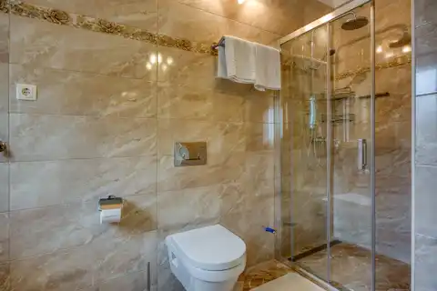 Parenzo, Vežnaveri – casa con due appartamenti