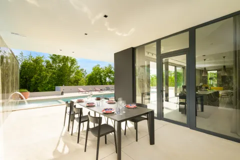 Istra, Oprtalj - Luksuzna dizajnerska vila 682 m2 novogradnja