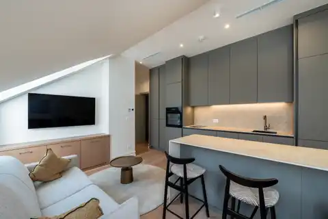 Stan 33 m² za najam — prvi najam, Centar