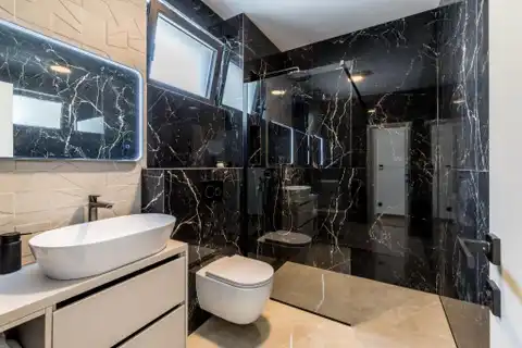 Dugi Rat - Vila 300 m², bazen, sauna ,pogled na more