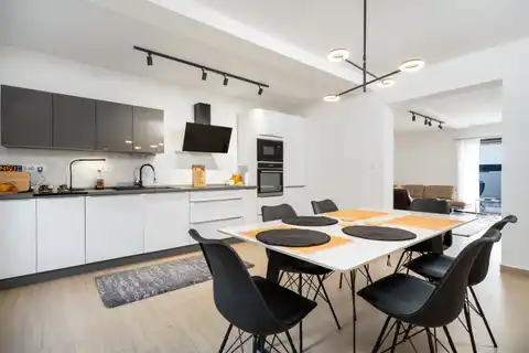 Vodice, Zatonska Straße - Doppelhaushälfte in ausgezeichneter Lage