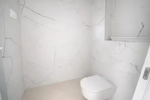 Makarska, Drvenik - Three-room apartment with a terrace in a new building near the sea