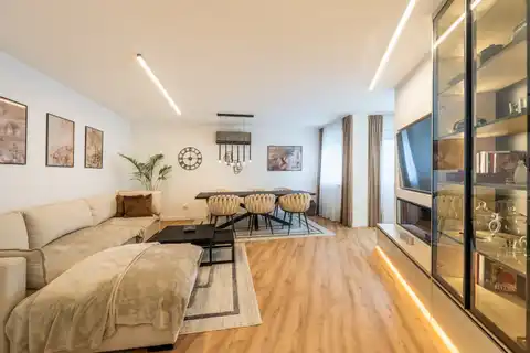 Zagreb, Malešnica - Moderan i potpuno renoviran trosoban stan