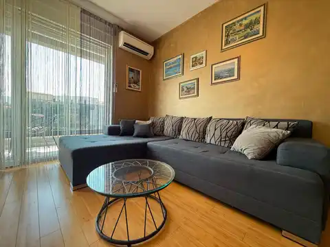 Split, Kila — Dvosobno stanovanje 66 m², balkon, garaža, novejša stavba