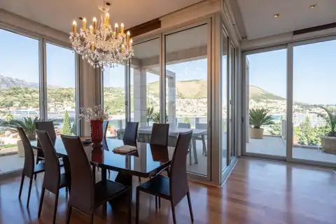 Dubrovnik - Wyjątkowy penthouse z basenami w pięknym Dubrowniku