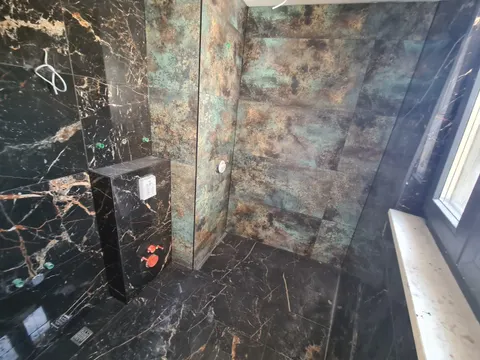 Makarska, Centar - Trzypokojowy penthouse z widokiem na morze 117 m2