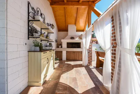 Zadar, Novigrad – Rustikální vila s tenisovým kurtem