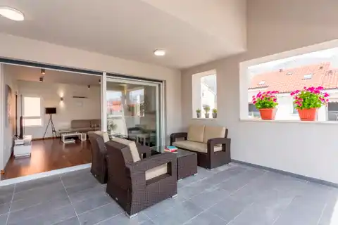 Podstrana - Three-room apartment with a terrace