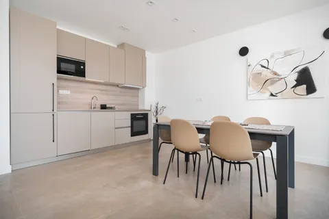 Split, Kaštel Lukšić - Moderní dvoupokojový byt 80 m2 DLOUHODOBÝ PRONÁJEM