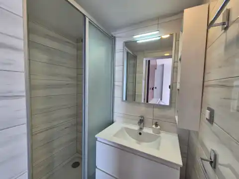 Омиш, Станичи – вилла на первой линии у моря с большим потенциалом