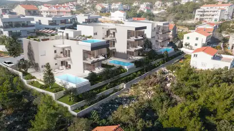 Trogir, Marina - Appartement de trois chambres avec balcon dans un nouveau bâtiment moderne