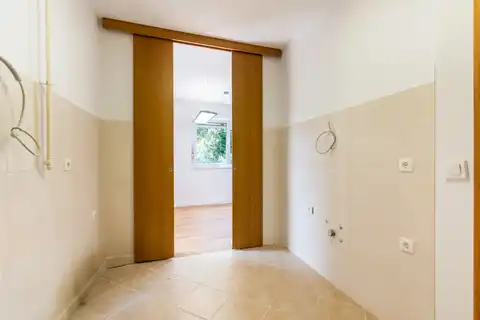 Zagreb, Remete – Trosoban stan 82 m² s loggiom