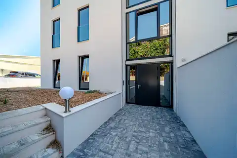 Pelješac, Orebić - Trosoban apartman s loftom i terasom u novogradnji