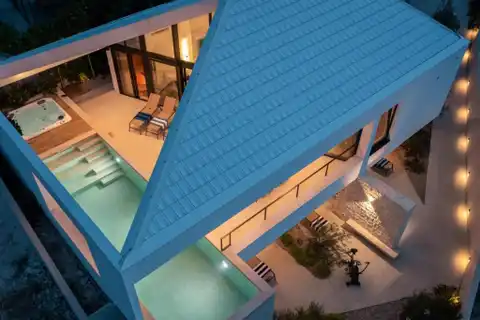 Brač - Moderna vila s bazenom, jacuzzijem i saunom