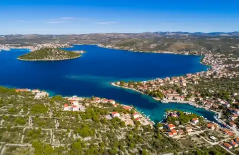 Rogoznica, Ražanj - Građevinsko zemljište 100 m od mora