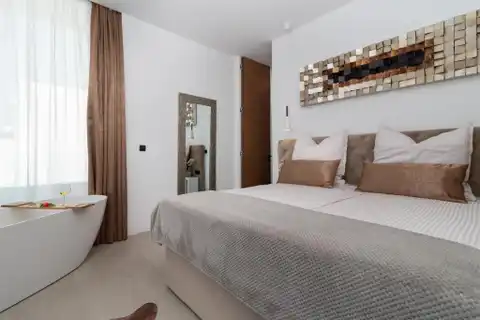 Trogir, Čiovo – Penthouse, 227 m² s 360° terasom i wellnessom