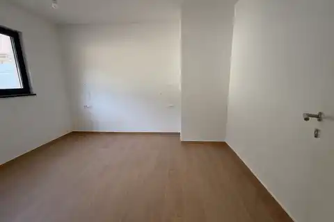 Makarska, Drvenik - Dvosoban stan u novogradnji kraj mora