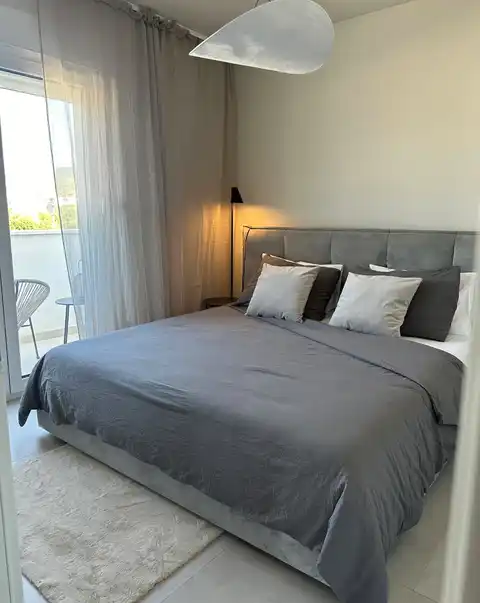 Kaštel Stari - Štirisobno stanovanje z ložo in pogledom na morje