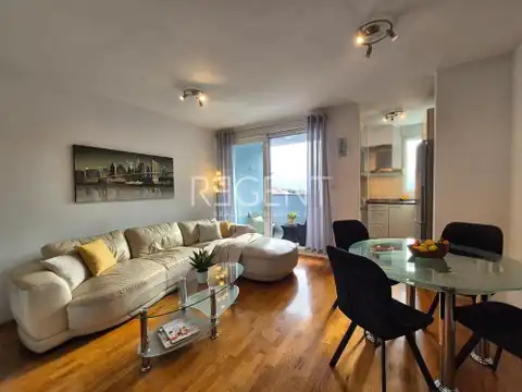 Split, Žnjan - Dvosobno stanovanje z ložo in pogledom na morje 57 m²