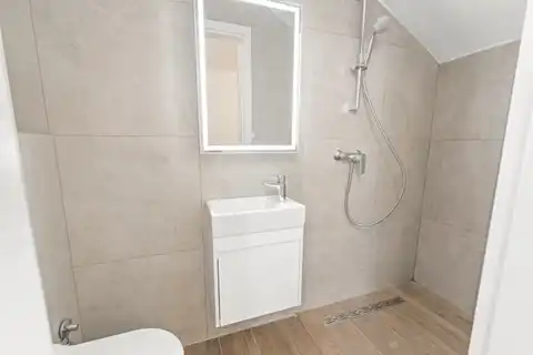 Kuća 103 m², Poreč-Veli Maj — konoba, jacuzzi, namještena