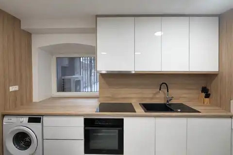 Zagreb, Centar - potpuno renoviran jedosoban stan u centru grada