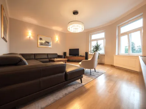 Záhřeb, Nazorova – Prostorný byt k pronájmu 150 m2
