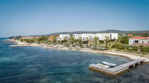 Turanj – više etažni stan 164 m², 4 sobe, bazen, more, novogradnja