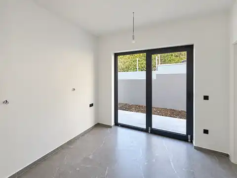 Pakoštane, Drage – Villa 368 m² mit Pool, in erster Reihe zum Meer