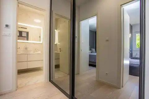 Split, Žnjan - Dvosoban stan sa loggiom i pogledom na more