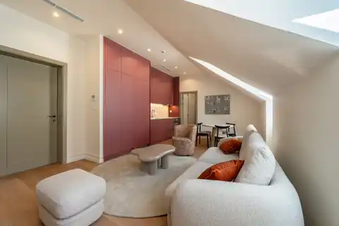 Stan 56 m² za najam — prvi najam, Centar
