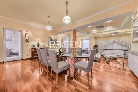 Záhreb, Maksimir – Nádherná rodinná vila s bazénom 600 m2