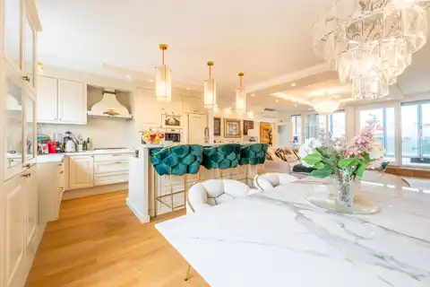 Zagreb, Vrbani III - luxurious penthouse, first row to the lake
