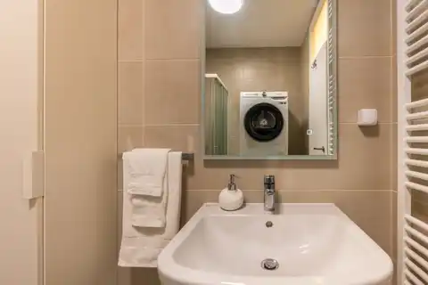 Загреб, Нижний город - Двухкомнатная современная квартира в аренду в новостройке.