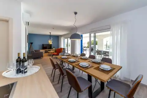 Otok Krk, Malinska - luksuzna peterosobna vila u mirnom okruženju