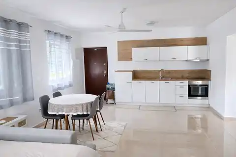 Zadar, Petrčane - Dvosoban stan s vrtom i terasom