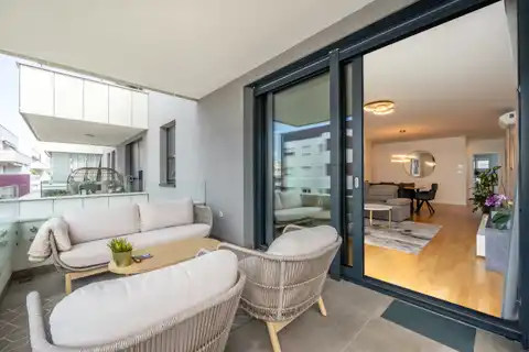 Stan 112 m², Vrbani — 3 spavaće sobe, balkon, 2 garaže