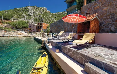 Zadar, Karlobag - Exkluzivní dům v první řadě u moře