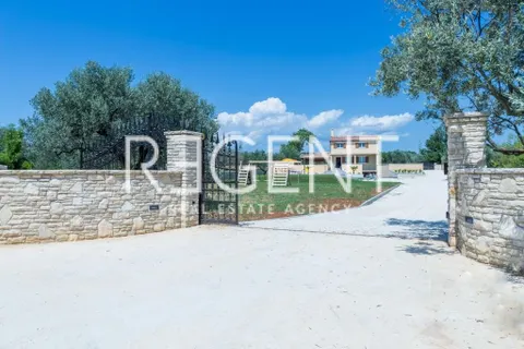 Istrie, Fažana - Vila s bazénem 180 m2