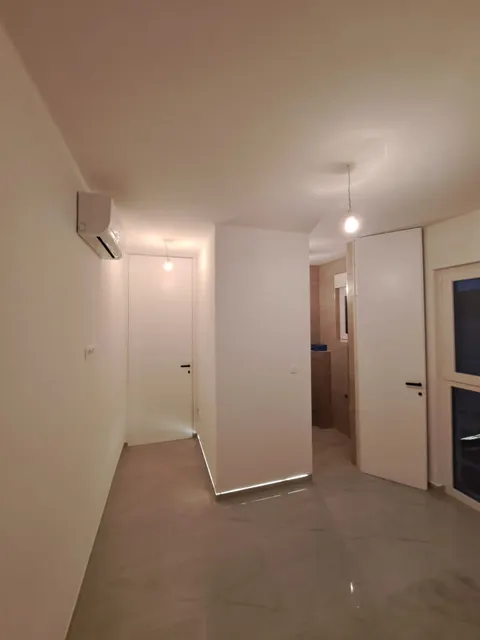 Trogir, Čiovo - Trosoban stan u novogradnji s pogledom na more, 75 m2