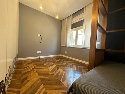 Zagreb, Centar - Četverosoban stan za najam