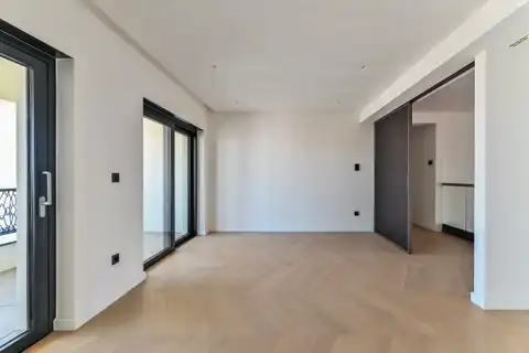 Zagreb, Nova cesta — četverosoban dvoetažni stan 164 m² s dvije garaže