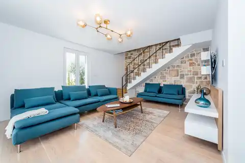 Brač, Milna - Villa moderna in prima fila sul mare, 264 m2