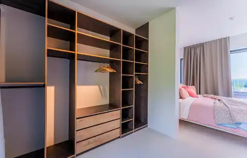 Záhřeb, Šestine - Moderní rodinná vila s bazénem obklopená zelení