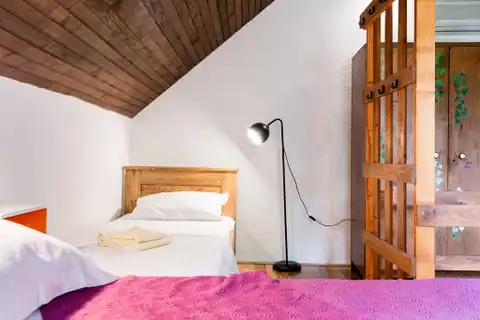 Brač, Bol - Kamena kuća sa četiri apartmana